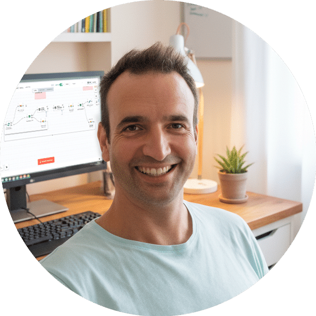 Max Mátyás home office